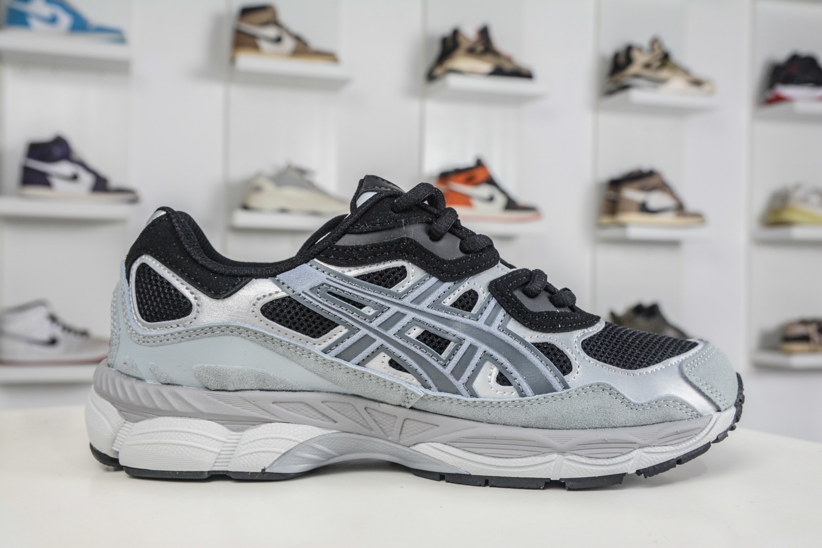 Asics Gel-NYC 亞瑟士運動休閒透氣專業跑鞋
貨號: 1203A383 003
尺碼：36 37 37.5 38 39.5 40 40.5 41.5 42 42.5 43.5 44 45