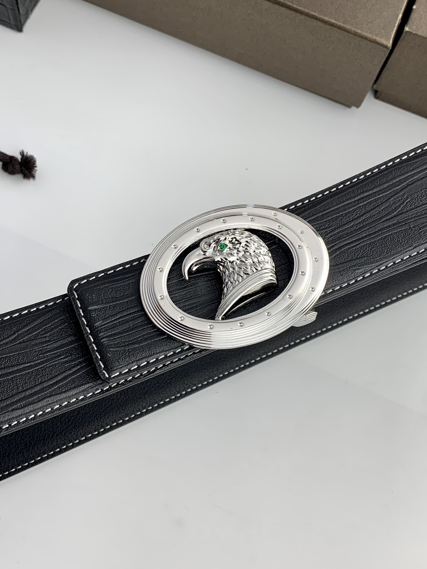 【史蒂芬】原版樹皮紋牛皮腰帶，搭配新款不鏽鋼鷹頭扣，寬度3.8cm，雙面可用，長度不可調節，尺碼（85-110）具有獨特吸引力！