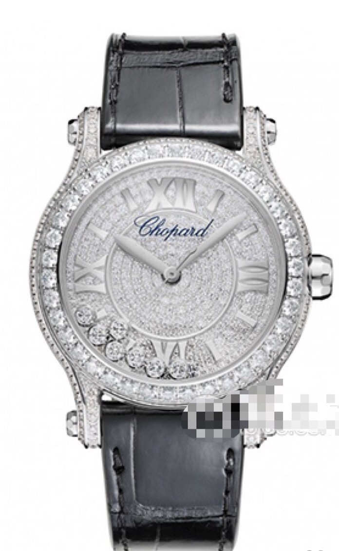 （NL）2025最新款滿天星   原裝搭配美洲鰐魚錶帶 搭配原莊進口日本9015機芯 蕭邦（HAPPY DIAMONDS）作為蕭邦最暢銷的系列一直以細膩的手法詮釋蕭邦標誌性靈動鑽石的概念，此系列作品柔美而時尚，都說男戴萬國女戴蕭邦 有金（進）有鑽（賺）寓意也很好。錶盤內的鑽石滾珠可自由滑行轉動，時來運轉 財運滾滾，讓每一位女性都以最迷人的造型驚艷世人。 這次給大家帶來的蕭邦快樂鑽系列 這次給大家帶來的蕭邦快樂鑽系列 是肖邦旗下最具代表性的腕表 最有特色的夾層玻璃的7顆，7顆鑽石產生自旋 猶如舞蹈