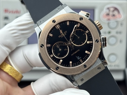 （实拍圖）升級版宇舶hublot恆寶表經典融合CLASSIC FUSION系列，直徑45mm，表殼316L精鋼，耐磨藍寶石玻璃，施華洛世奇鑽石鑲嵌，進口搭載進口7750多巧能計時機芯，還原原裝所有功能，在不同的時空共鳴，如繪畫，如音樂，如時計，獨一無二的HUBLOT最配獨一無二的他，經典融合計時腕表。