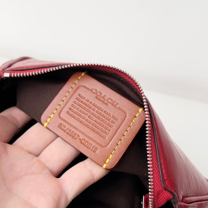 .Coa*h |Ashton Baguette12月新品新款女包 CDB13 CDB18 CDB19 超級棒 側面logo也非常精緻喲	可單肩 斜挎
尺寸19/10/9