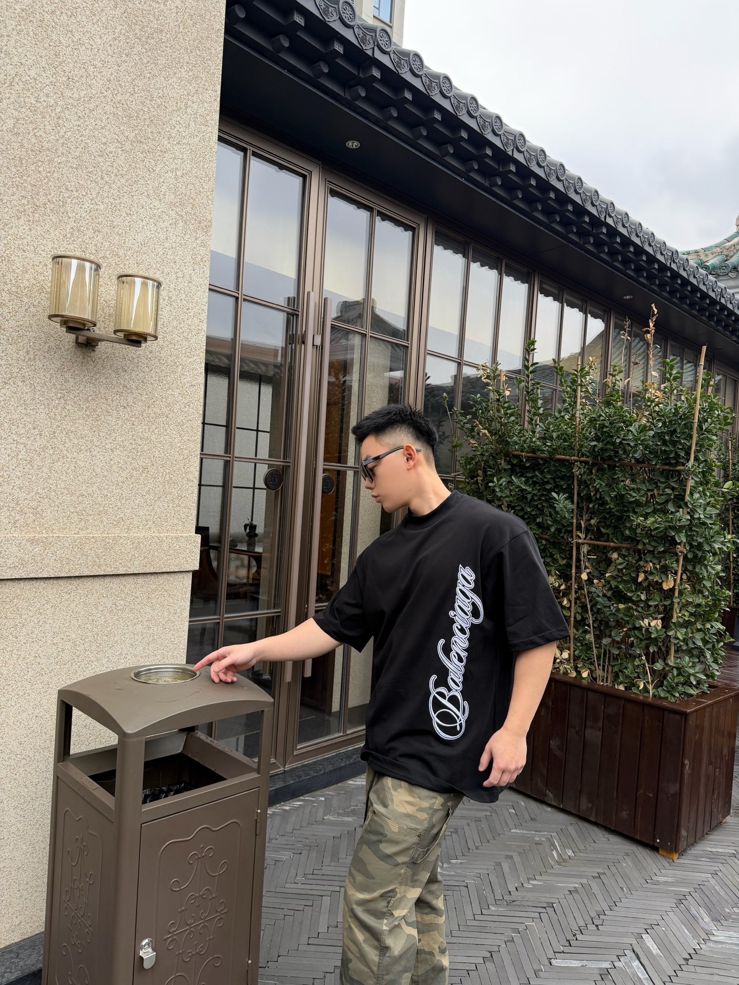 🔝BALENCIAGA巴黎世家BLCG 側邊草體字母短袖T恤
正品購入開發，40支雙紗巴黎棉210克，1*1配套十字羅紋280克，進口刺繡，面料酵洗，定制1：1商標，寬松版型
B Size：S-XL