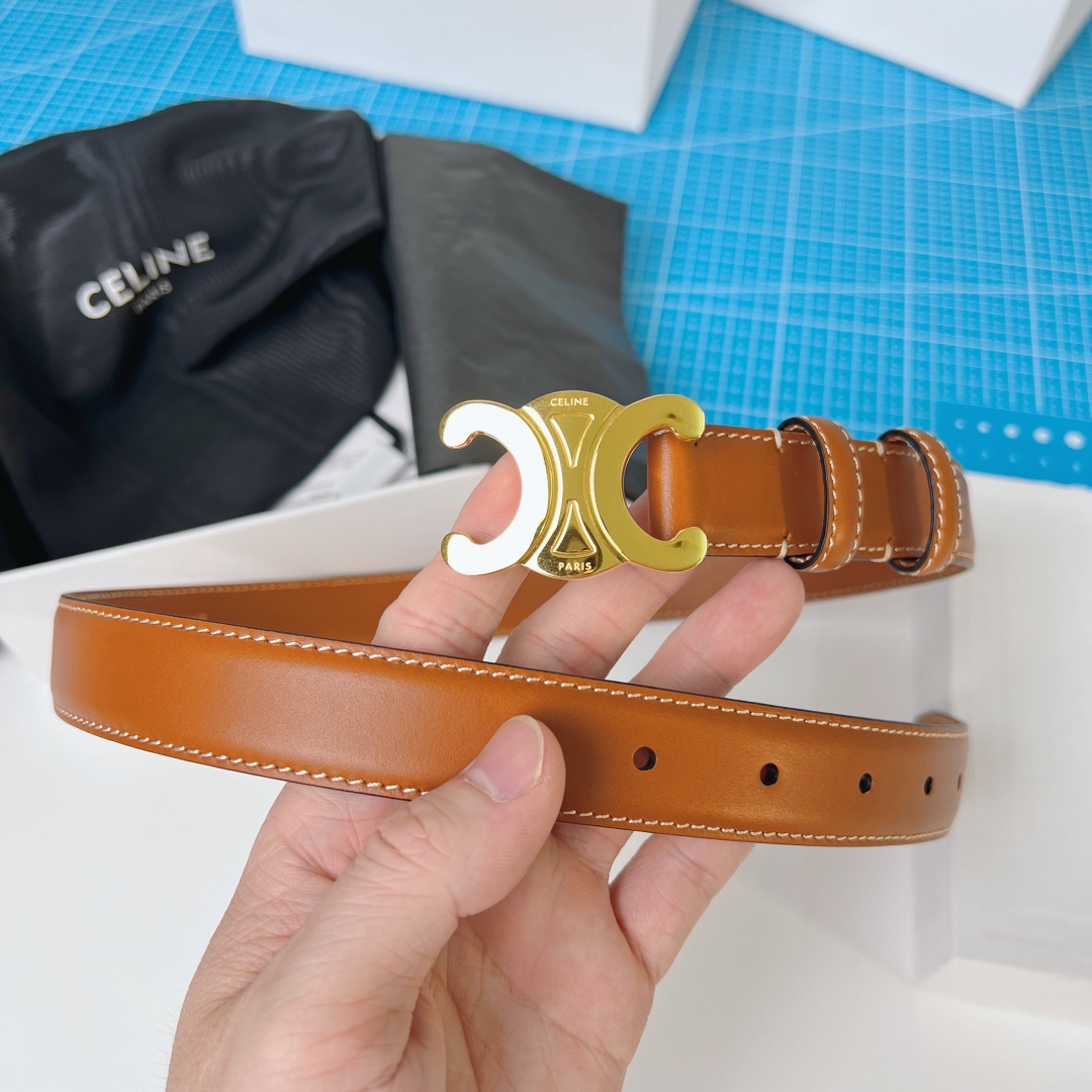 《CELINE》塞琳🇫🇷法國原廠皮料，棕色全皮 品質毋庸置疑 ，沒有更好，寬2.5cm