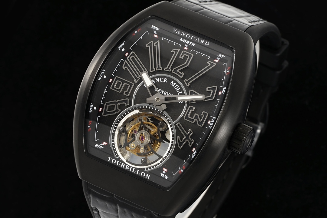 RMS最新款 頂級復刻 法蘭克穆勒V45 Vanguard陀飛輪系列 歷時多年研發機芯 
1 1:1 超級復刻原裝複雜法穆蘭陀飛輪機芯 細節完美到位 打造正品機芯獨具的雙發條盒 超薄工藝 
2超長72小時動力儲存 告別每天手動上鏈 高端玩家的定制款 把頭上鏈30個半圈 發條盒為滿 不需要過度上鏈 
3 千錘百鍊 316L精鋼表殼 超薄表殼 與原裝一致厚度 彎曲弧度 更加貼合手腕 佩戴舒適 
4 純正進口意大利小牛皮 貼合手感品質一流的進口氟橡膠錶帶 與正版全完通用互換
5瑞士工程師 原版機芯拆解 一比一甲