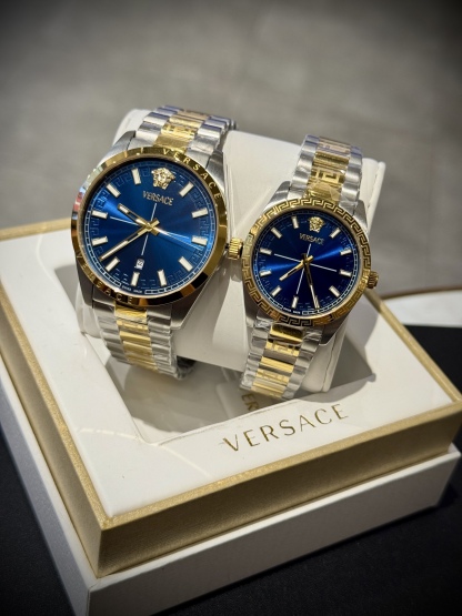 
Versace範思哲石英手錶，VERSACE MILLENYIUM  LADY系列，採用希臘回紋元素錶盤，12時位飾有美杜莎頭像展現範思哲經典圖案魅力，錶鏈印刻希臘回紋搭配雙按蝴蝶扣設計，兼具時尚與舒適，錶盤男款40mm 女款32mm 30米生活防水，進口石英機芯

立即搶購👉