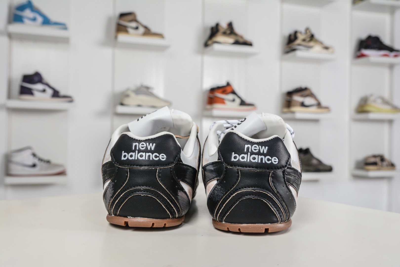 Miu Miu x New Balance聯名款運動鞋 New Balance 530 學院少女風 
尺碼：36 37 37.5 38 38.5 39.5 40 40.5 41.5 42 42.5 43 44 44.5 45