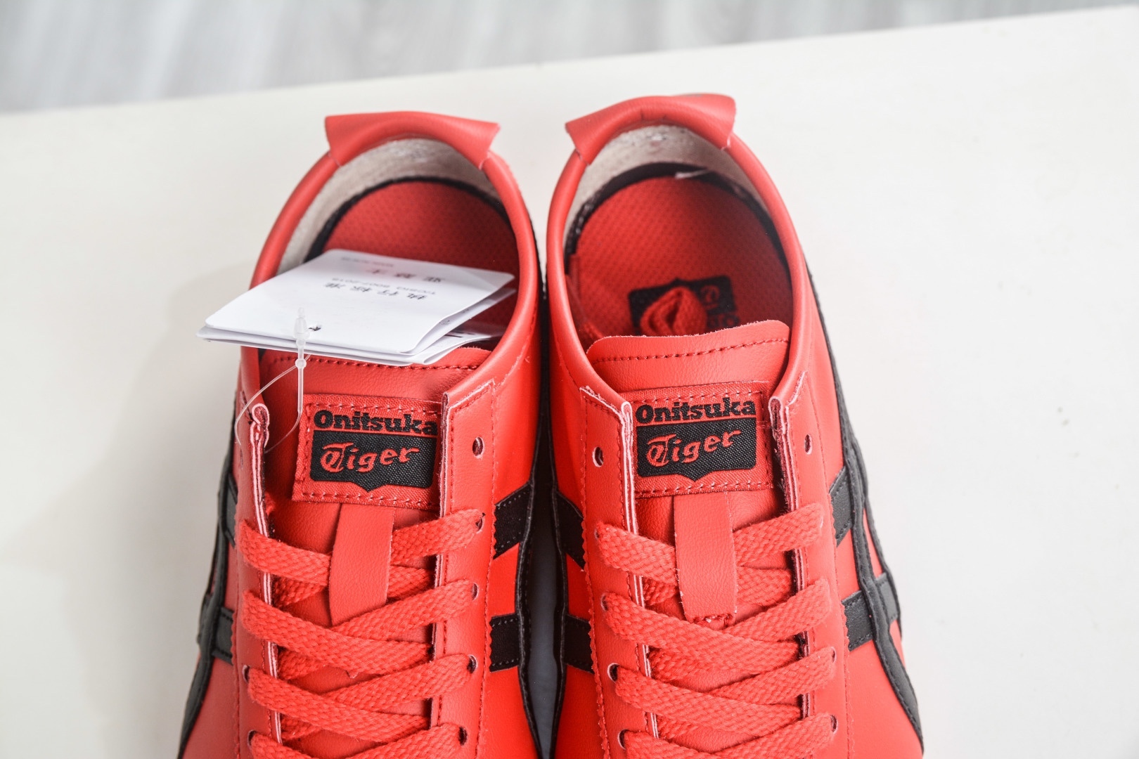 Asics 鬼冢虎 Mexico 66 
货号：1183C102 600
尺码：36 37 37.5 38 39 39.5 40 40.5 41.5 42 42.5 43.5 44 44.5 45