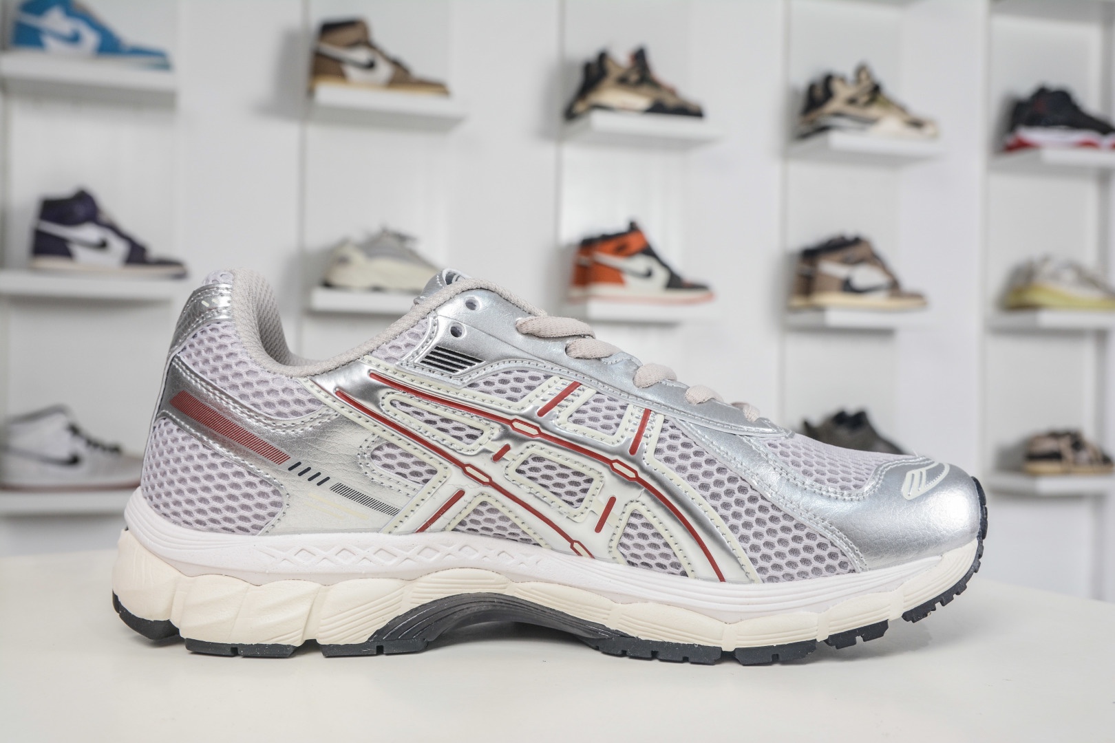 Asics Gel-Kayano 12.1 亞瑟士百搭休閒運動慢跑鞋 
貨號：1203A905 020
Size：36-47