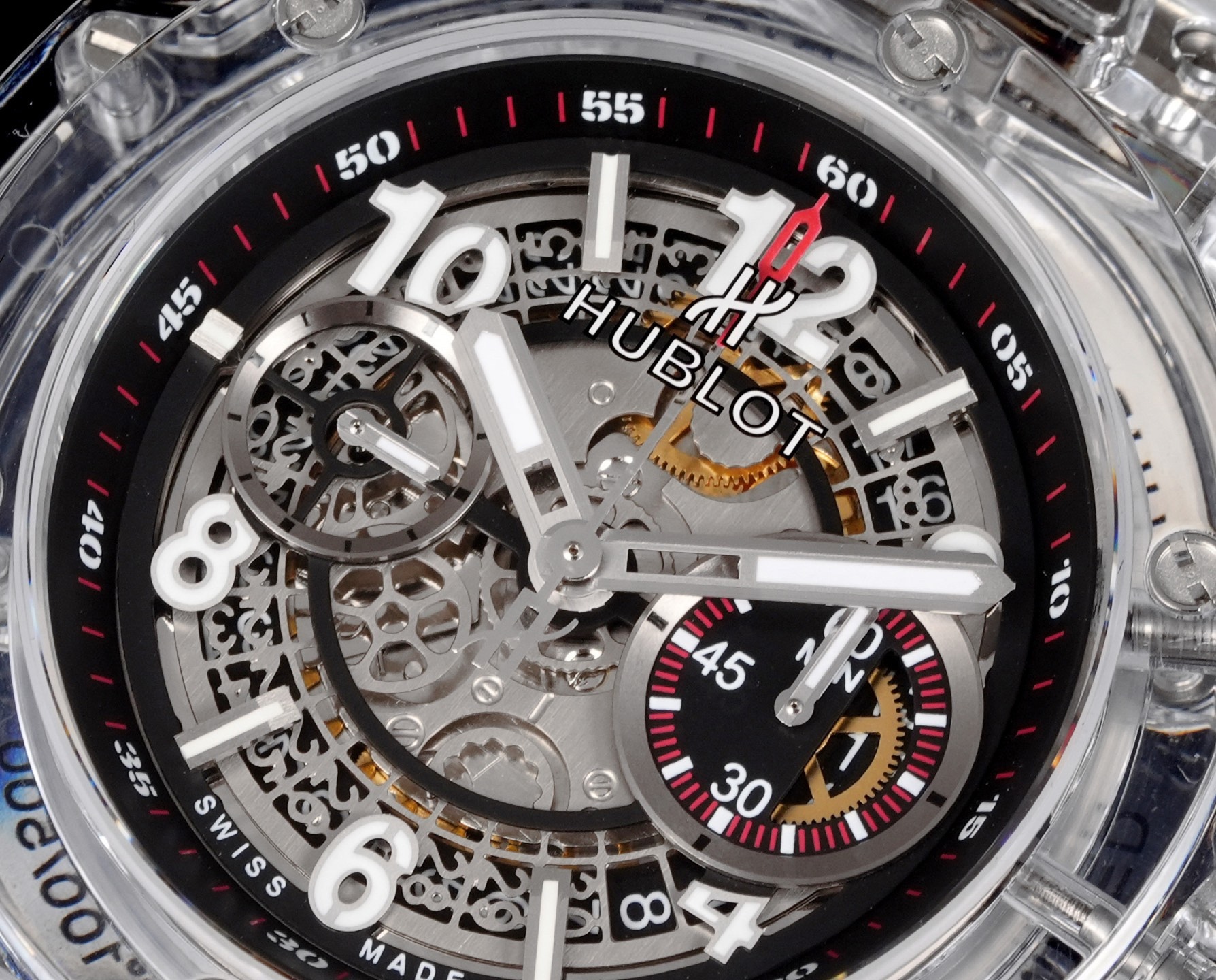 HBF  FACTORY 恆寶HUBLOT 宇舶表年度最佳復刻作品——宇舶BIG BANG系列411.JX.4802.RT“全透明腕表”
【精彩細節】1.還原正品錶盤後龍飛鳳舞的鏤空佈局，2.採用與原裝同樣的丙烯酸有機玻璃極致克隆——完成不可能完成的任務。該材質不僅硬度高，且具有抗鑫腐蝕，耐磨損等卓越物理特性。
【機芯功能】腕表直徑45mm。採用增強版計時7750機芯改原裝HUB.1242型芯，實現所有功能吻合正裝。
【精益求精】全力以赴，層層把關，在保證完美“透視感官”的同時，竭心盡力還原正品