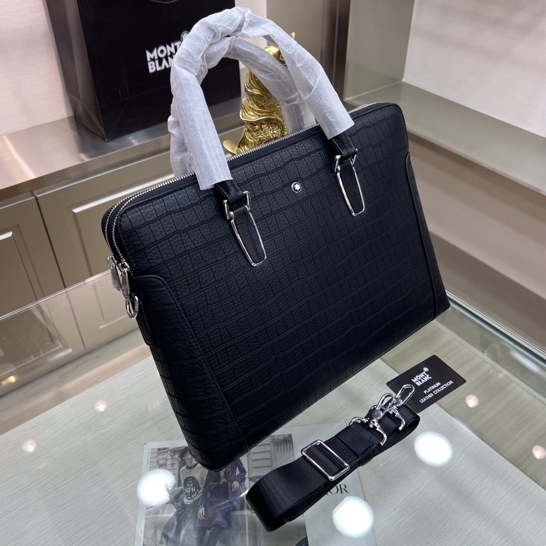 最新款來襲👏👏Montblanc International（萬寶龍）💯💯公文包，進口頂級頭層原版鰐魚紋牛皮  手感舒適 皮質超柔 簡單大氣的logo 高端休閒版型 品質氣質同步而行✅型號：66340-1   尺寸：39-7-28