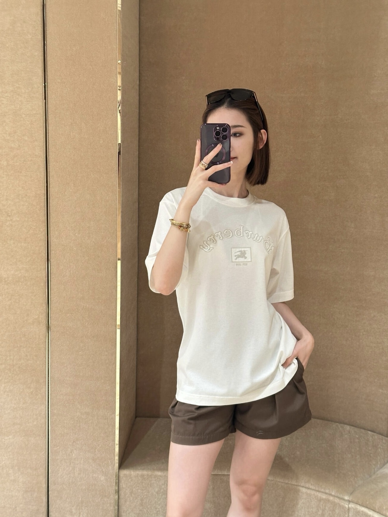 🔝BURBERRY巴寶莉BBR 哥特體刺繡短袖T恤
正品購入，100%洗後維斯棉235克，舒彈羅紋285克，進口刺繡，面料酵洗，定制1：1商標，寬松版型
B Size：S-XL