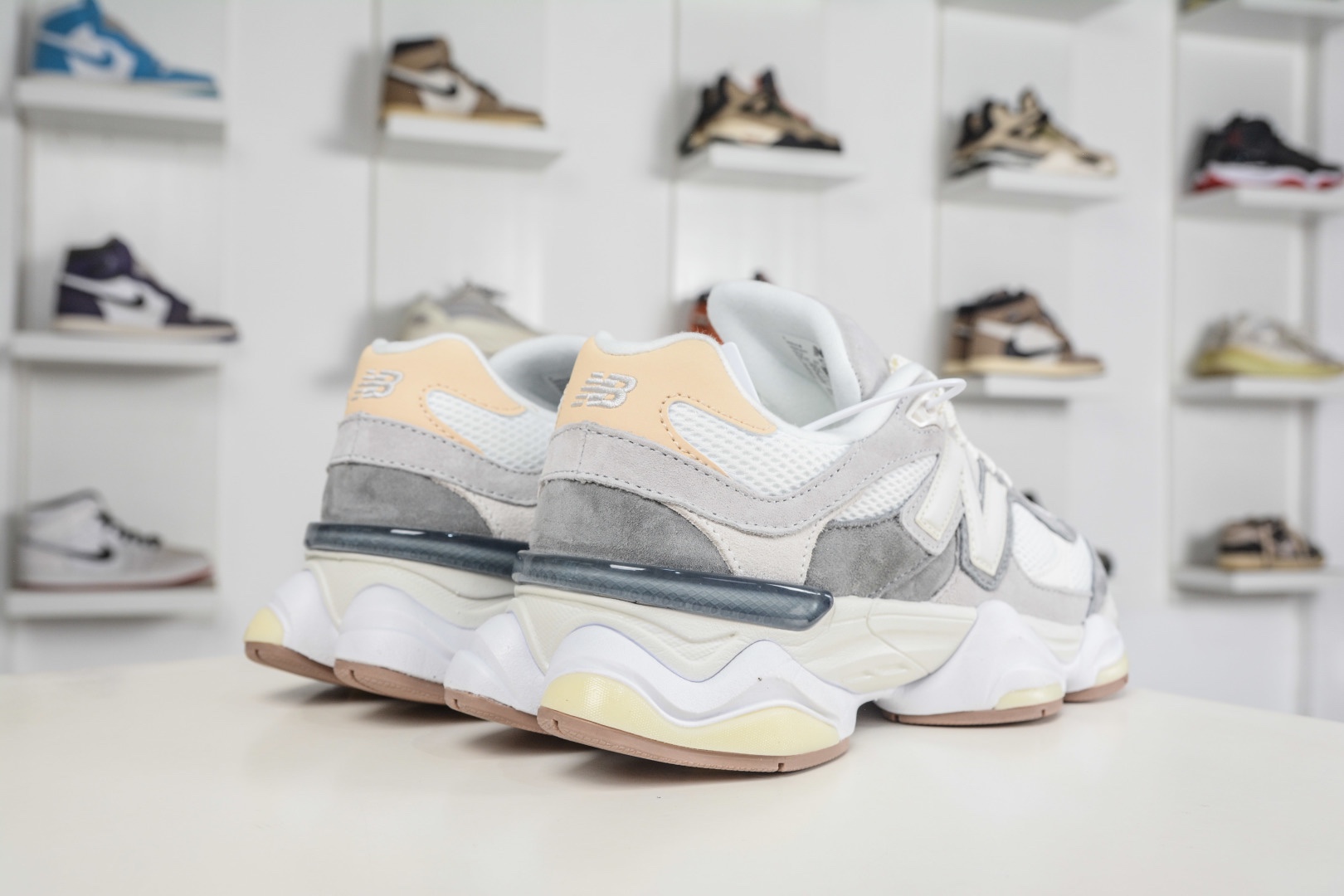 新百倫New Balance NB9060 米灰 U9060AUB 
Size：36 37 37.5 38 38.5 39 40 40.5 41 42 42.5 43 44 45 45.5 46.5