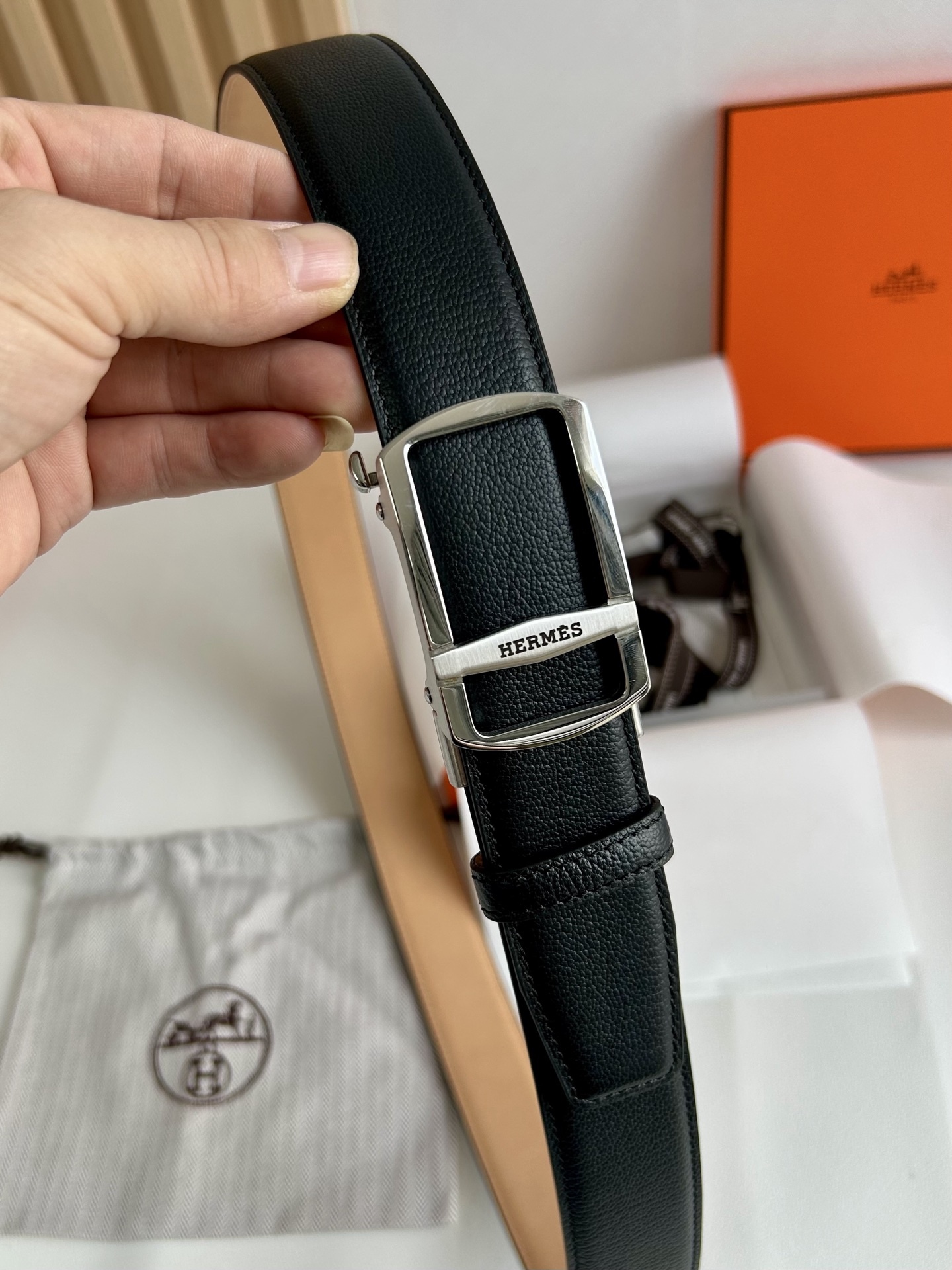 【H家】 新款紋路小牛皮腰帶，寬度3.5cm，搭配新款不鏽鋼自動扣，手感極佳、可以任意裁剪、永恆而經典！轉圖必大賣