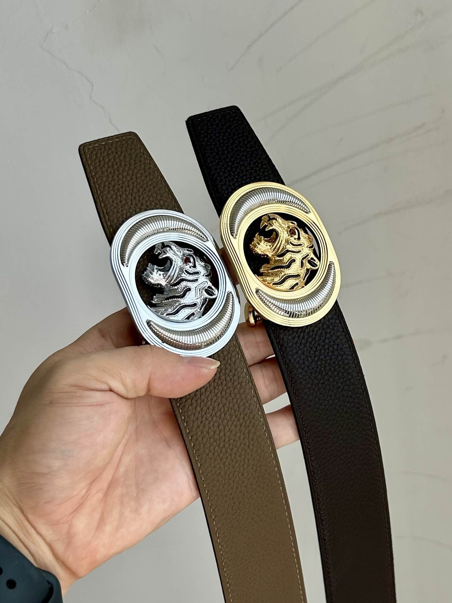 【史蒂芬】原版荔枝紋牛皮腰帶，搭配新款老虎頭不鏽鋼扣，寬度3.8cm，雙面可用，長度不可調節，尺碼（85-110）具有獨特吸引力！