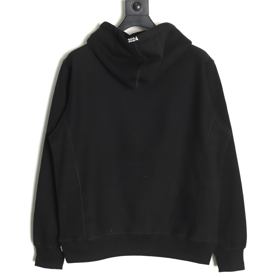 Supreme FW24 WEEK17 Box Logo Hooded Sweatshirt 胸前徽標刺繡logo口袋連帽衛衣帽衫
面料460克 高克重 面布質感強 韌性好 衣服收針處都有打套結（起到加固 久穿不變形 市面普通版本是沒有的哦） 歡迎對比 品質保證
F 尺碼：S M L XL