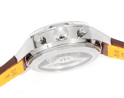 
百年靈新品 BN9 越洋系列AB015212.BF26743P.A20BA.1  材質： 316L精鋼直徑： 41毫米厚度： 13.65毫米 表鏡： 鍋蓋弧面藍寶石，雙面防眩處理表底： 旋入式精鋼，透明藍寶石表冠： 非旋入式，雙密封墊機芯：7750機芯 復刻首選 精緻推薦男士多功能機械腕表 ，精心打造超真實實物圖拍攝。