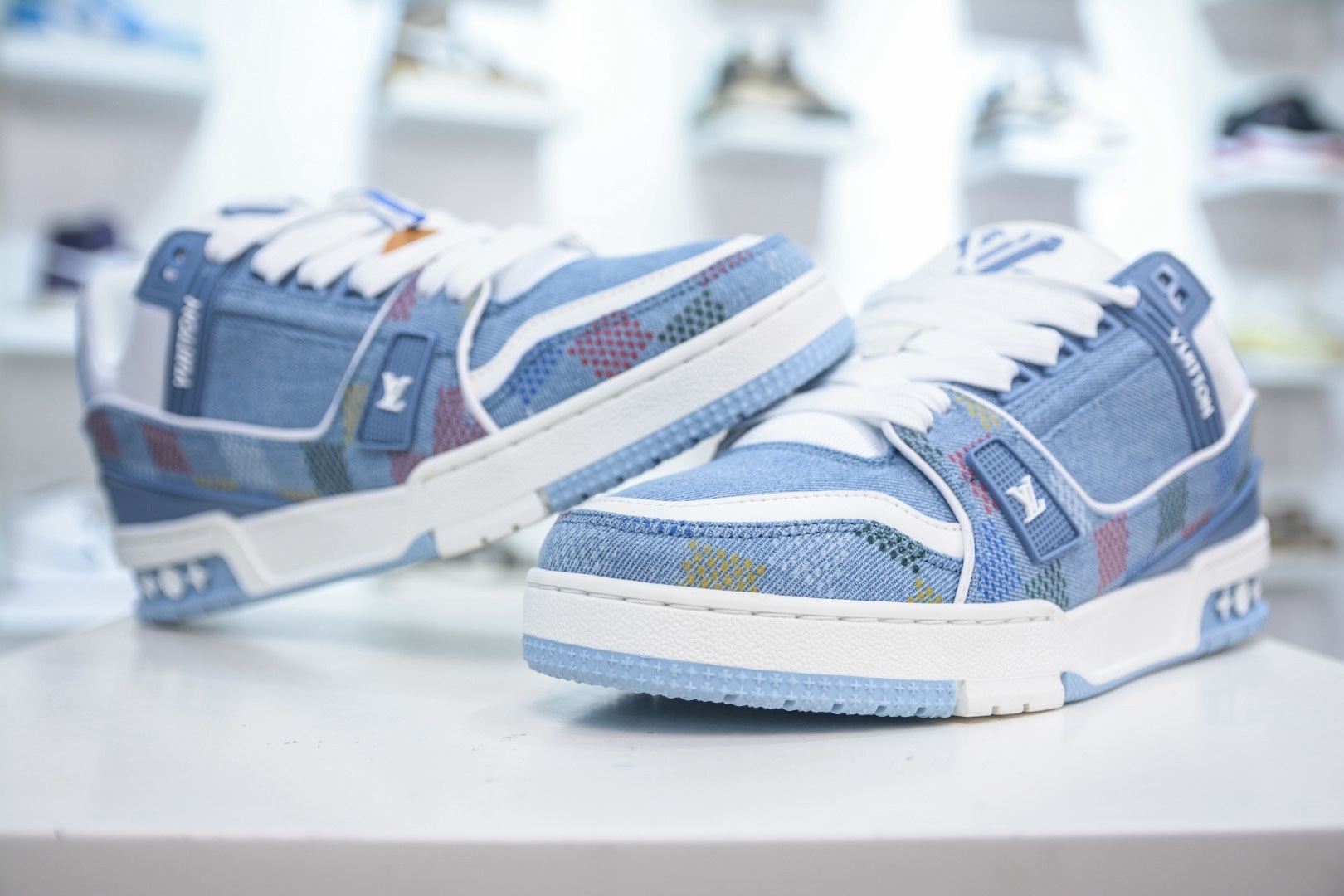 Louis Vuitton Trainer lv時裝走秀運動鞋 
尺碼：36 37 38 39 40 41 42 43 44 45 46