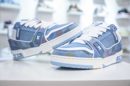 Louis Vuitton Trainer lv時裝走秀運動鞋 
尺碼：36 37 38 39 40 41 42 43 44 45 46