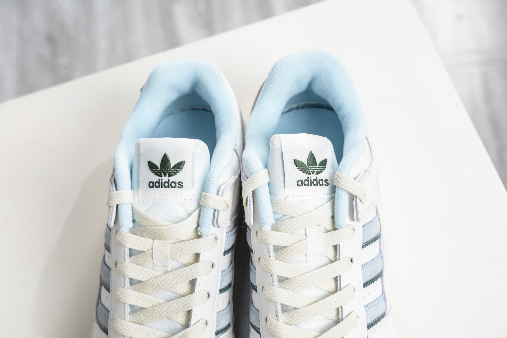 adidas Originals Forum 低幫百搭潮流休閒運動板鞋  
貨號：IG3946
尺碼：36 36.5 37 38 38.5 39 40 40.5 41 42 42.5 43 44 45