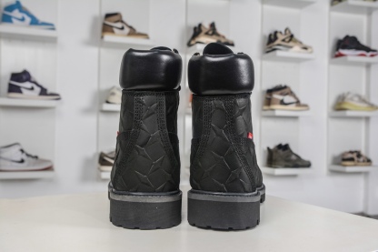 Supreme x Timberland 6 Inch Leather Boots"Black"添柏嵐經典戶外 
貨號: TB 010061 713
尺碼 39 39.5 40 41 41.5 42 43 44 45