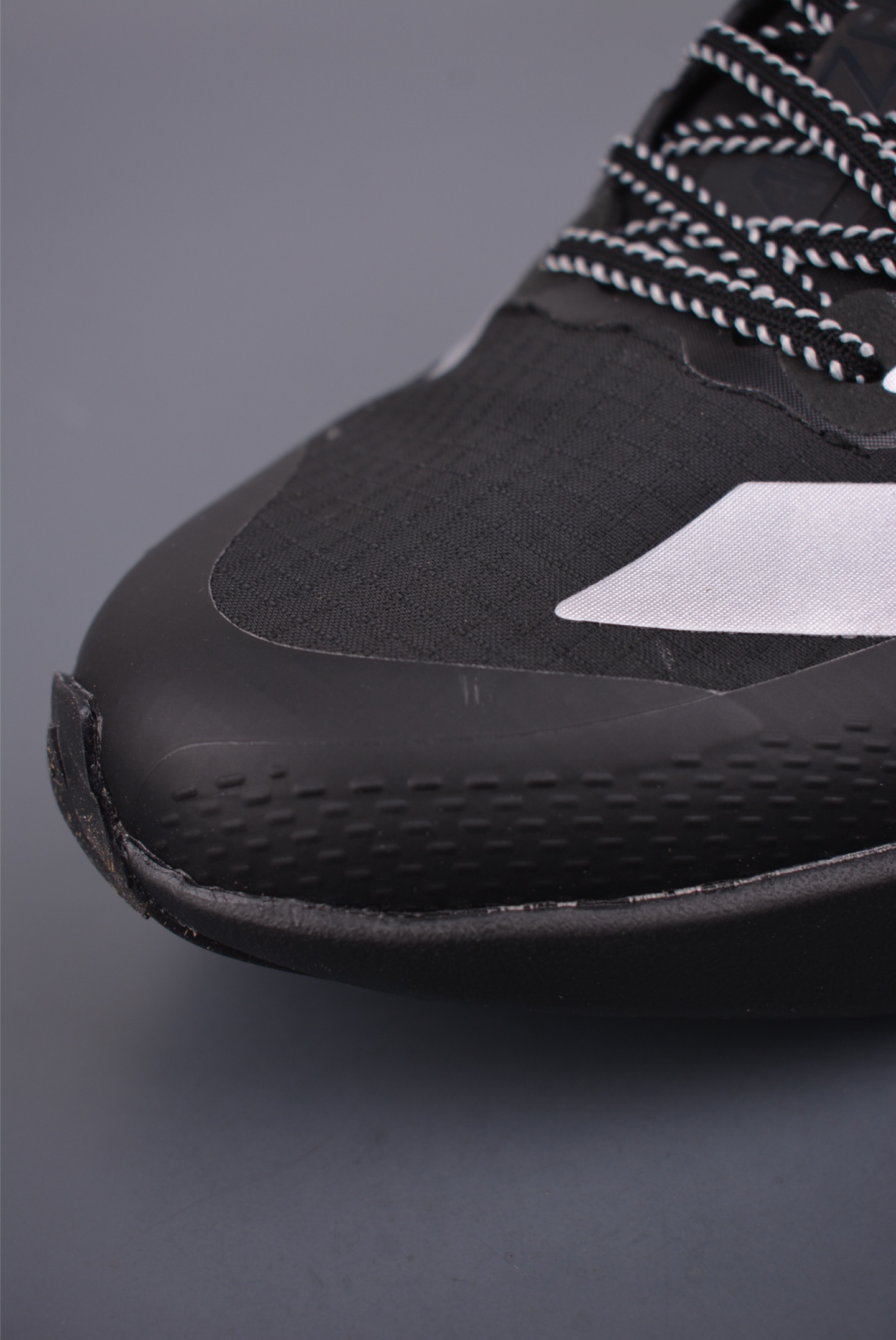 Adidas Adizero Evo SL ATR M
阿迪超輕透氣緩震跑鞋 
官方貨號: KK26832332
尺碼：36 36.5 37 38 38.5 39 40 40.5 41 42 42.5 43 44 44.5 45 46