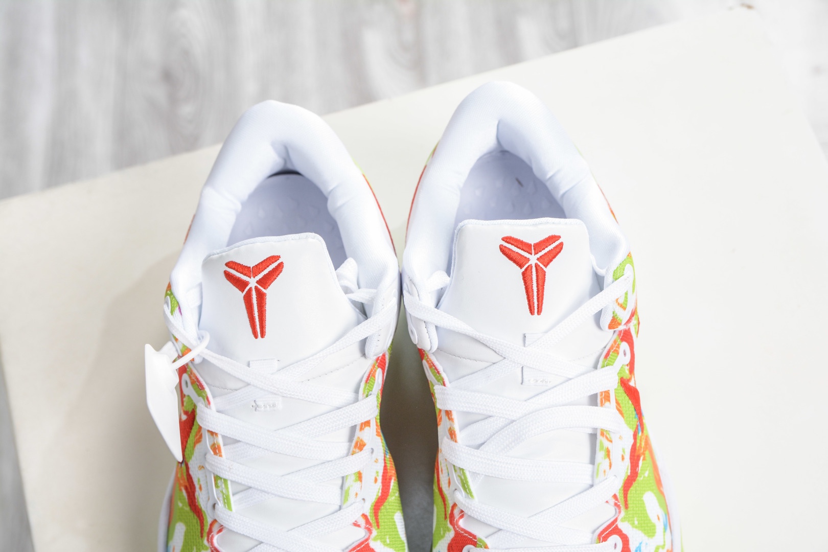 Nike Zoom Kobe VIII 馬年限定 CNY新年款 低幫復刻實戰運動低幫文化籃球鞋 內置元年緩震氣墊 
貨號: HF2793 007
Size：38 38.5 39 40 40.5 41 42 42.5 43 44 44.5 45 46