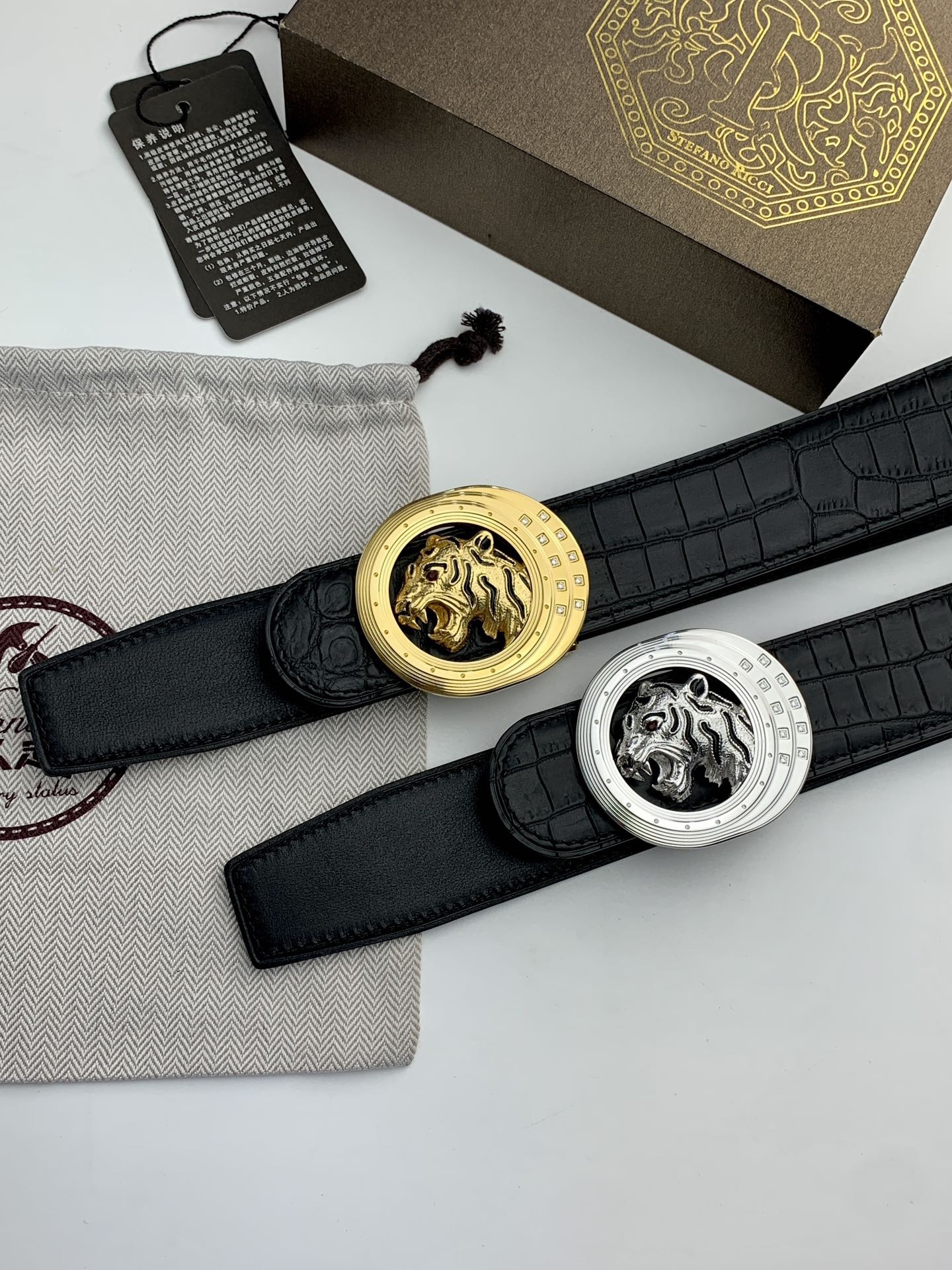 【史蒂芬】專櫃鰐魚紋黑色牛皮腰帶，元夾層系列，搭配新款不鏽鋼虎頭扣，寬度3.8cm，長度不可調節，尺碼（85-110）具有獨特吸引力！