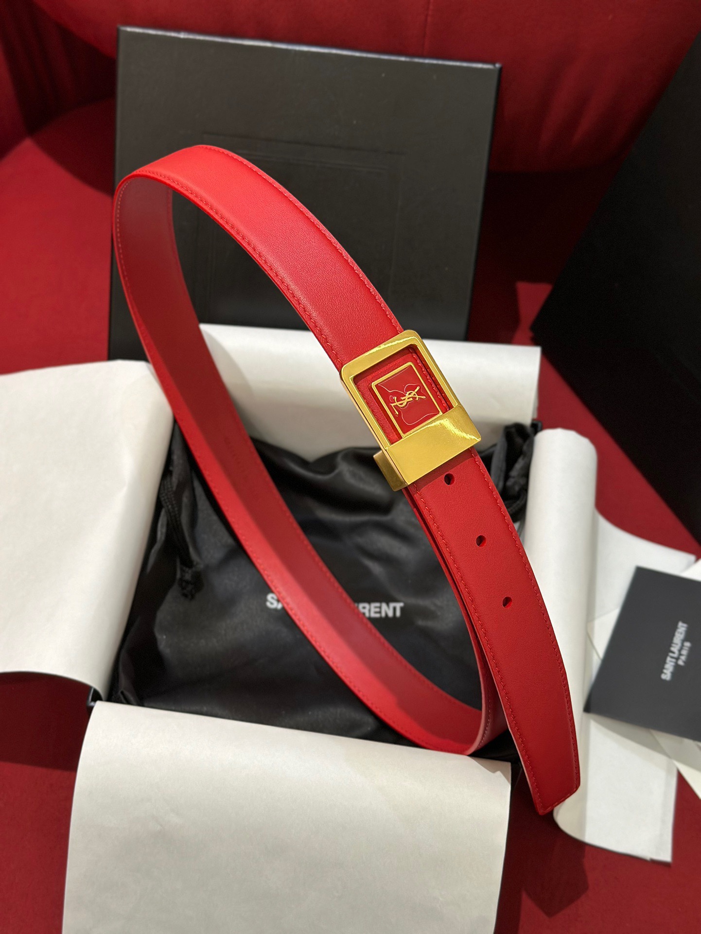 新款YSL，女士腰帶，採用意大利雙面頂級牛皮材質，搭配頂級黃銅扣。寬3.0cm