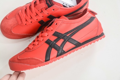 Asics 鬼冢虎 Mexico 66 
货号：1183C102 600
尺码：36 37 37.5 38 39 39.5 40 40.5 41.5 42 42.5 43.5 44 44.5 45