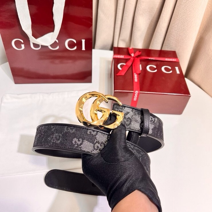 
古奇 新款 GG Marmont系列心選迷彩大理石紋GG帆布，為2026早春系列隨處可見的主要圖案之一增色添彩，40mm