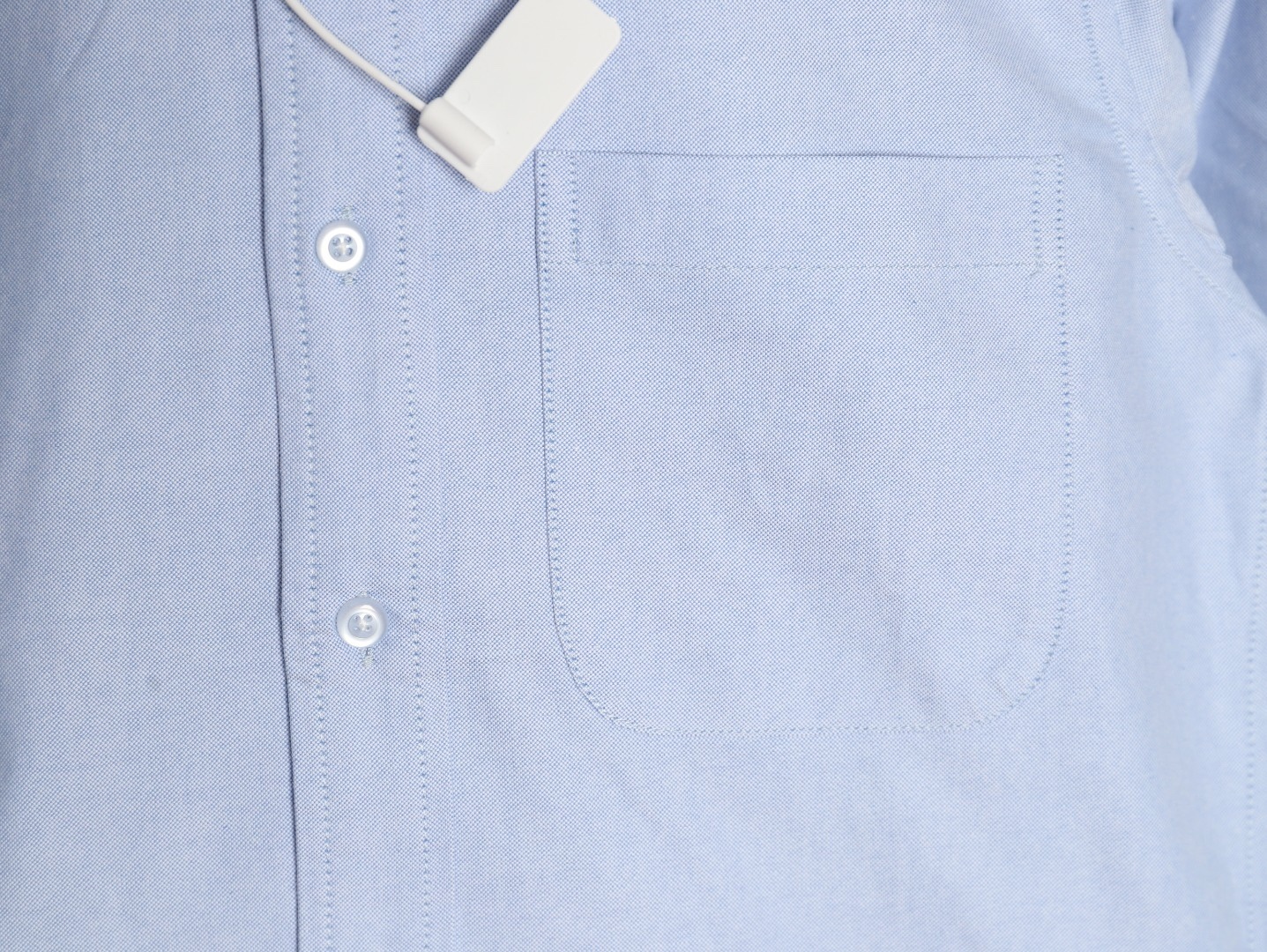 THOM BROWNE/湯姆布朗TB 雙袖拼色長袖襯衫
面料採用最新型牛津面料 扣子採用天然貝殼扣 自家品牌襯衫工廠流水線生產針距細密走線整齊  細節決定品質 三標齊全 版型可寬松可修身 男女同款 
M1 Size：1-4