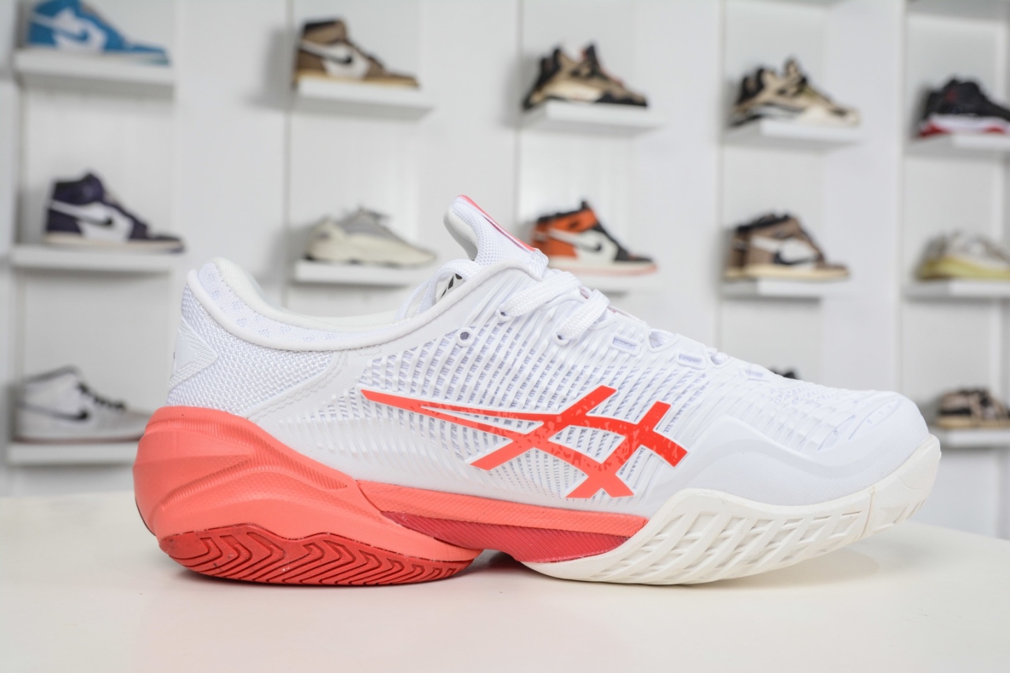 ASICS亞瑟士網球鞋小德球鞋 COURT FF3 NOVAK德約科維奇專業球鞋 專業跑步鞋鞋減震助彈防滑氣跑步鞋 (高幫減震助彈)亞瑟士是專業的跑步鞋款 腳後跟搭載後跟穩定 將啓動時的橫向力化解成縱向力幫助運動員起跳
貨號: 1041A522 966
尺碼: 36 37 37.5 38 39 39.5 40.5 41.5 42 42.5 43.5 44 45 46