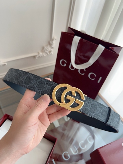 Gucci 古馳 自動平滑扣腰帶 精鋼打造五金 寬度35MM寬 雙面頭層牛皮 自由裁剪設計。