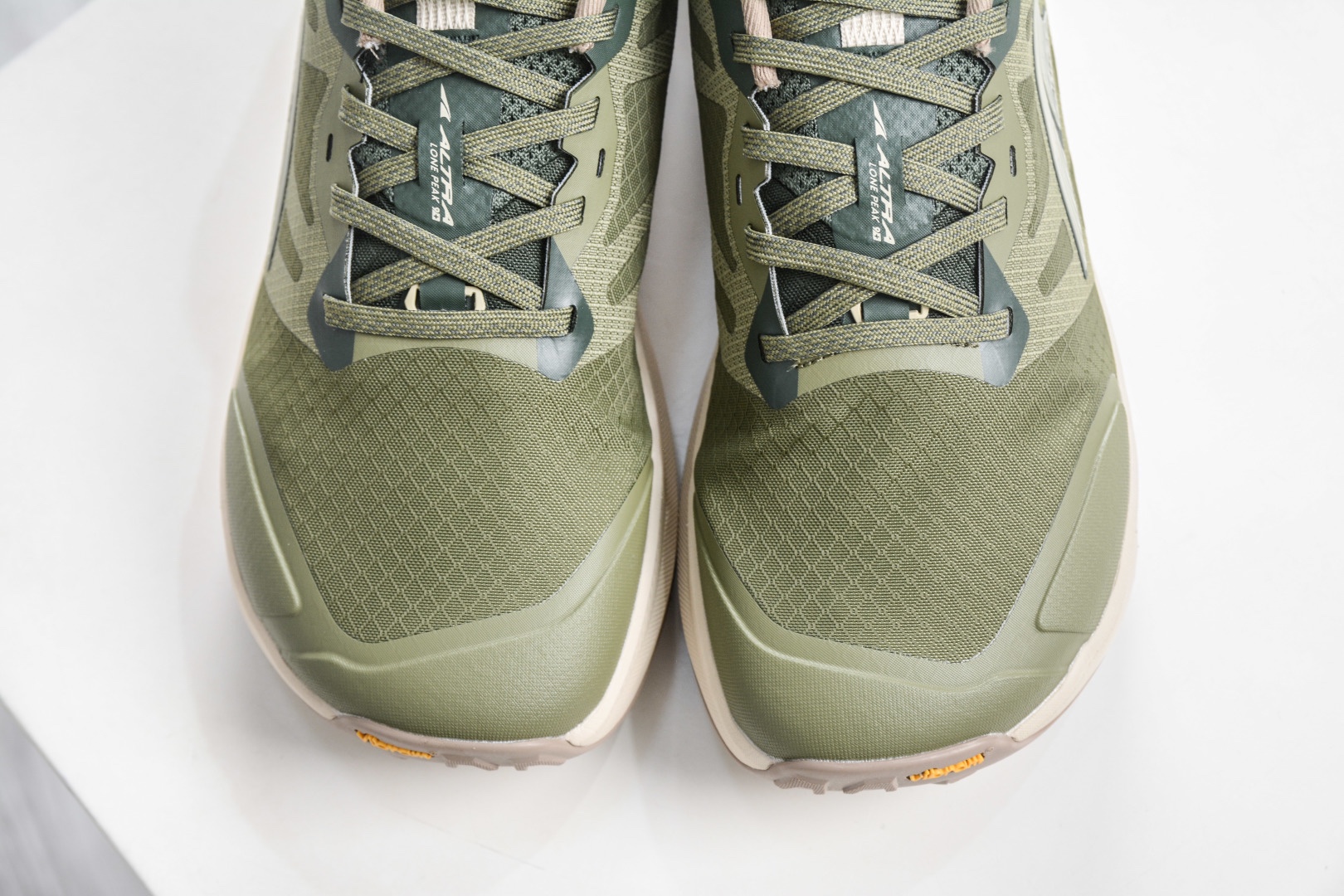 Altra Altra Lone Peak 9 奧創奧林匹斯9代 綠色 舒適百搭防滑耐磨低幫戶外跑步鞋 
貨號：AL0A85RG330
SIZE：39 40 40.5 41 42 42.5 43 44 44.5 45