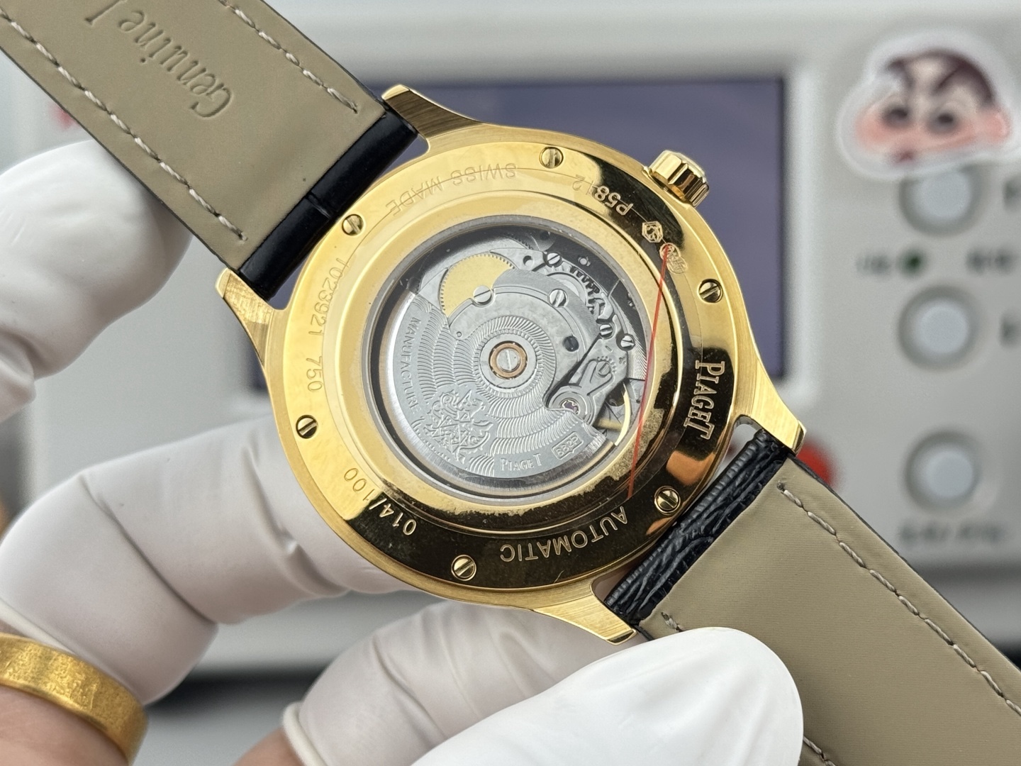 熱賣款🔥🔥🔥！方形殼—在推出新面孔—更別緻—更有型—經典
品牌：伯爵(方正卓絕 精緻之作）爆賣款🎉🎉🎉
類型：精緻款男士腕表（卓越）有轉必賣
錶帶：真牛皮&316L錶帶（舒適）大氣磅礡
機芯：超頂級機械2824機芯（穩定）
材料：礦物質超強鏡面（耐磨）
大氣風範 無限渴望 特別創意 載譽上市
尺寸：直徑42mm厚10mm榮譽
新款上市！歡迎轉載！