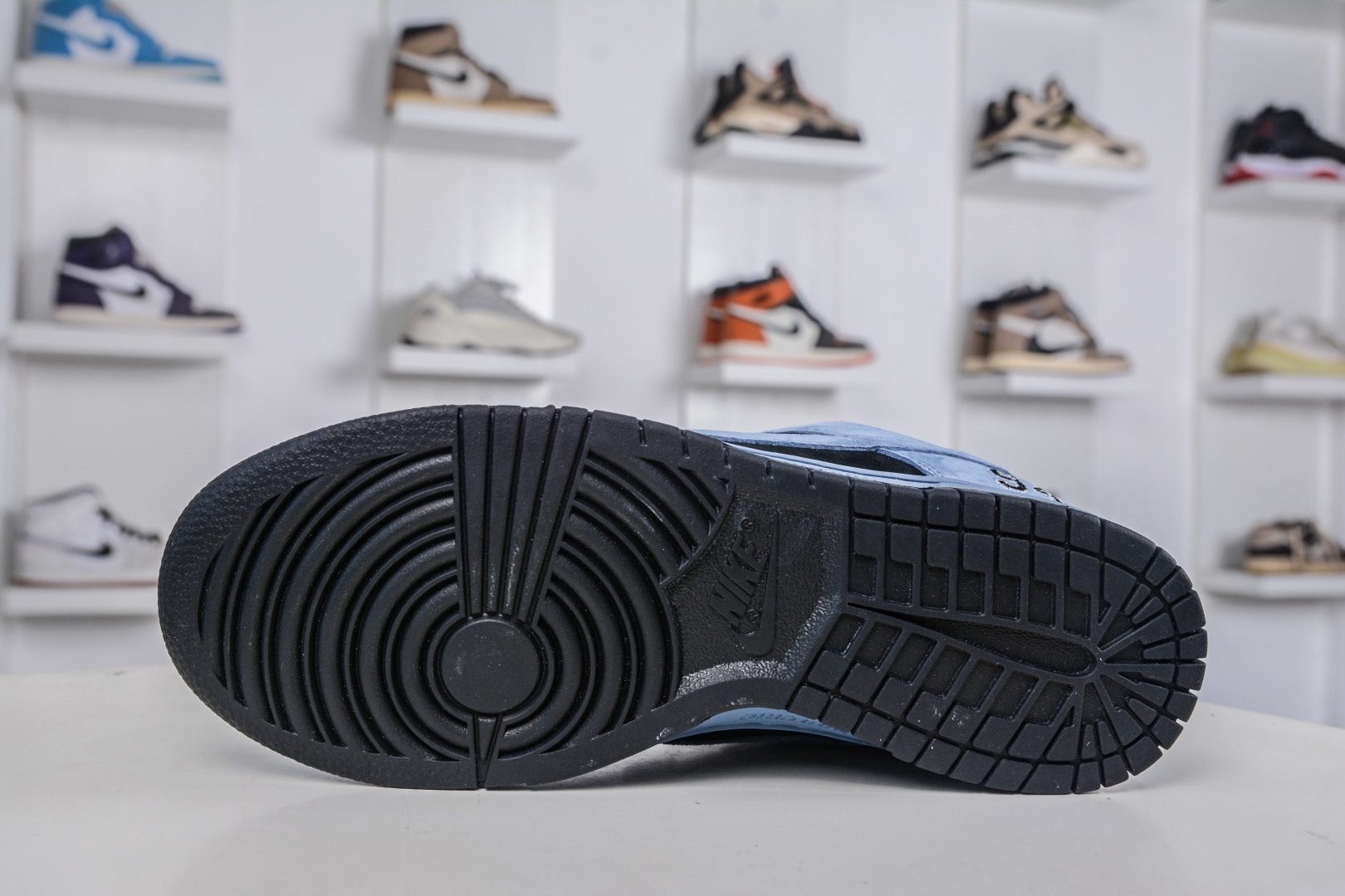 Supreme x Nk Dunk SB Dunk Low 聯名美國限定黑藍 
貨號:HQ8487 400
SIZE：36 36.5 37.5 38 38.5 39 40 40.5 41 42 42.5 43 44 44.5 45 46