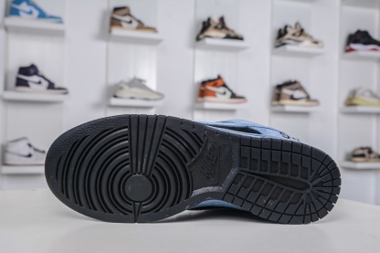 Supreme x Nk Dunk SB Dunk Low 聯名美國限定黑藍 
貨號:HQ8487 400
SIZE：36 36.5 37.5 38 38.5 39 40 40.5 41 42 42.5 43 44 44.5 45 46