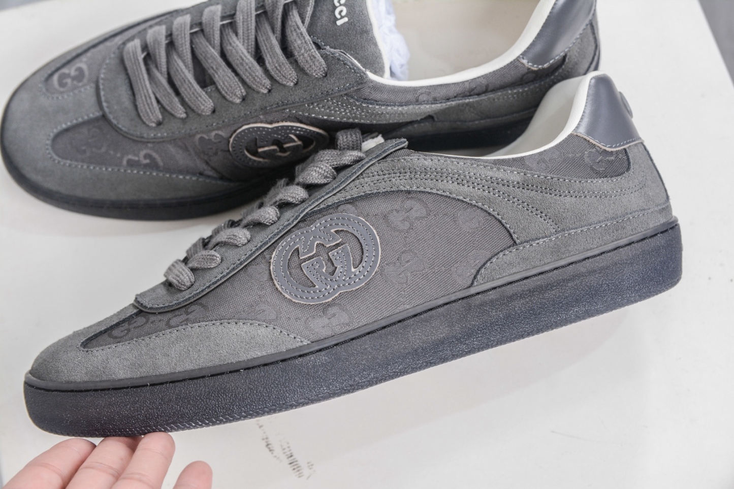 Gucci 古馳G75 圓頭系帶運動鞋
尺碼：39 40 41 42 43 44 45 46