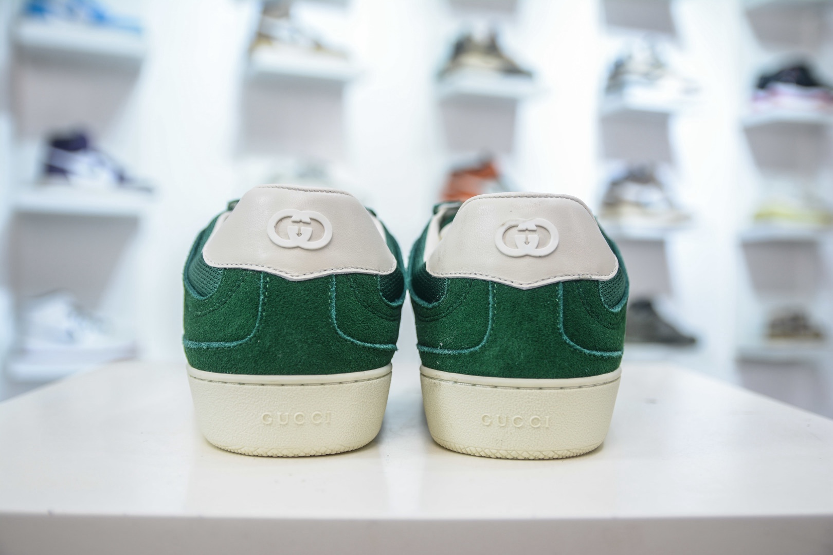 Gucci 古馳G75 圓頭系帶運動鞋 
尺碼：35 36 37 38 39 40 41 42 43 44 45 46