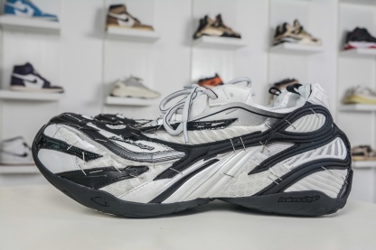 Balenciaga 巴黎世家 訂書釘 23代 Soleless 圓頭系帶 低幫 黑白色
貨號：841506 WOYX0 1910
尺碼： 39 40 41 42 43 44