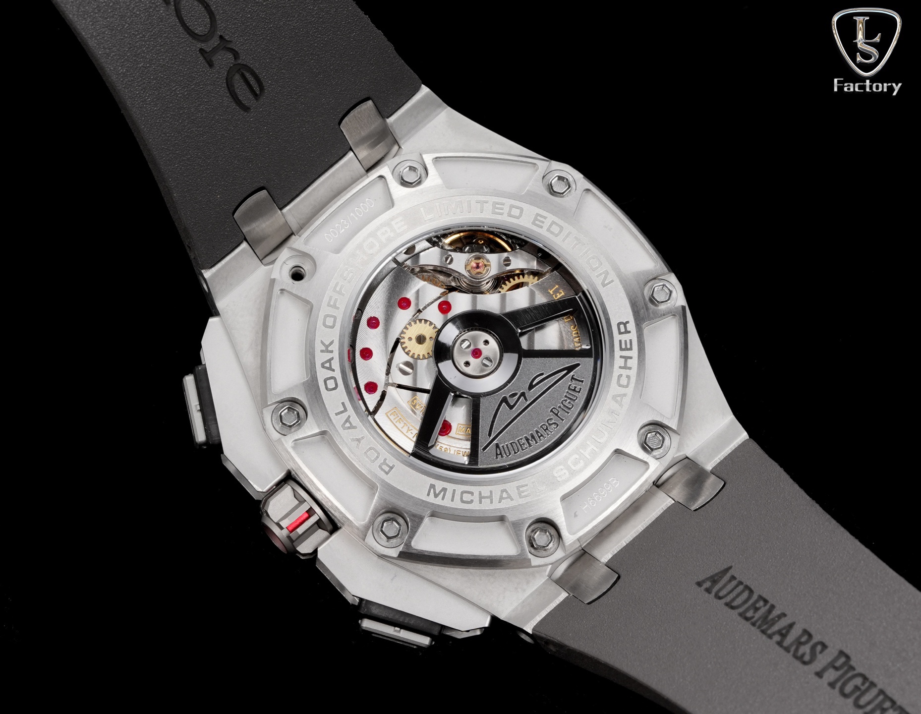 愛彼  Audemars  Piguet  
邁克爾·舒馬赫皇家橡樹離岸型 26568PM.OO.A021CA.01 全新升級版，杜絕一眼假，橫空出世！
愛彼研制的邁克爾·舒馬赫皇家橡樹離岸型計時腕表採用44毫米的表徑，做到無可挑剔，堪稱天花板級別
