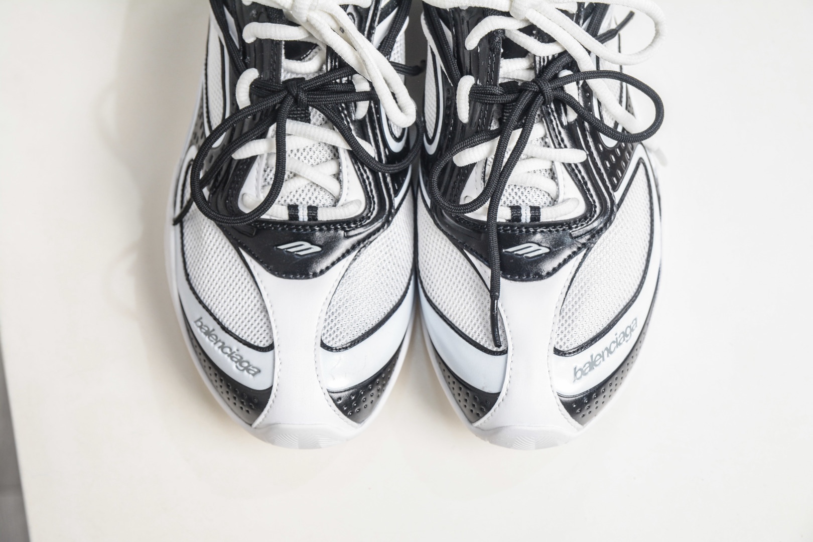 Balenciaga巴黎世家 25代 Radar 圓頭系帶 做舊效果 巴黎新款 
貨號：865703 WSTE0 9010
尺碼：35 36 37 38 39 40 41 42 43 44 45