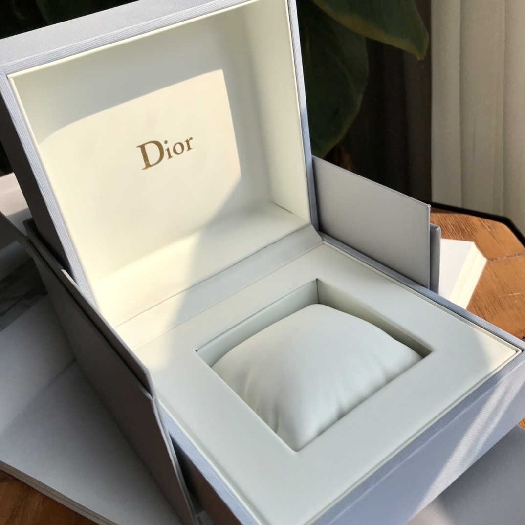 天然贝母面！钻石线条精钢表带！市面独家包装！