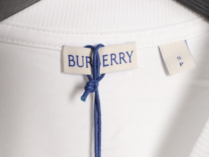 🔝BURBERRY巴寶莉BBR 格紋拼袖短袖T恤
正品購入，50支雙股100%精梳棉170克，2*2精品羅紋210克，面料拼接，面料酵洗，定制1：1商標，合身版型
B Size：S-XL