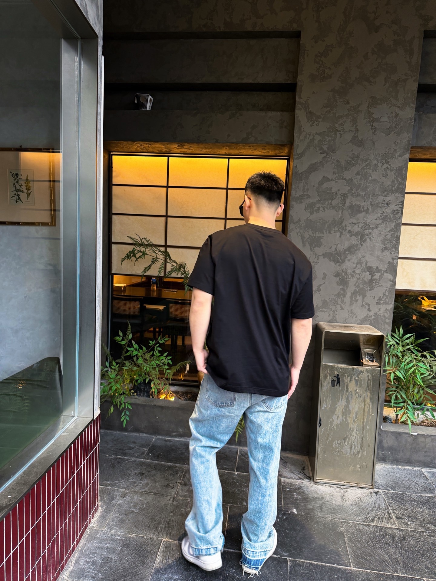 🔝SAINT LAURENT聖羅蘭SLP 小標純色徽標短袖T恤
正品購入開發，50支雙股精品賽爾棉170克，1*1拉架羅紋280克，進口刺繡，面料酵洗，定制1：1商標，寬松版型
B Size：S-XL