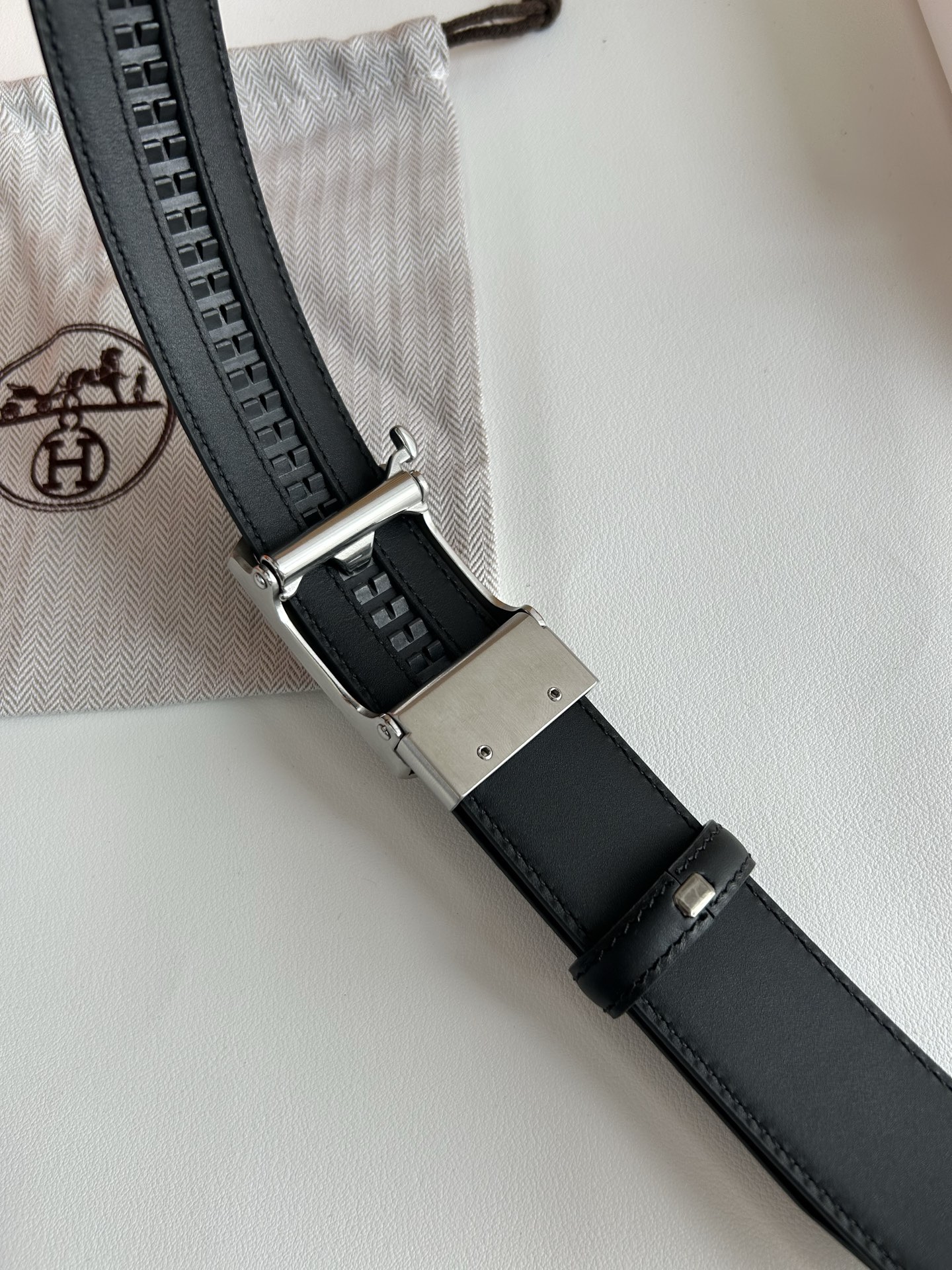 【H家】 新款紋路小牛皮腰帶，寬度3.5cm，搭配新款不鏽鋼自動扣，手感極佳、可以任意裁剪、永恆而經典！轉圖必大賣