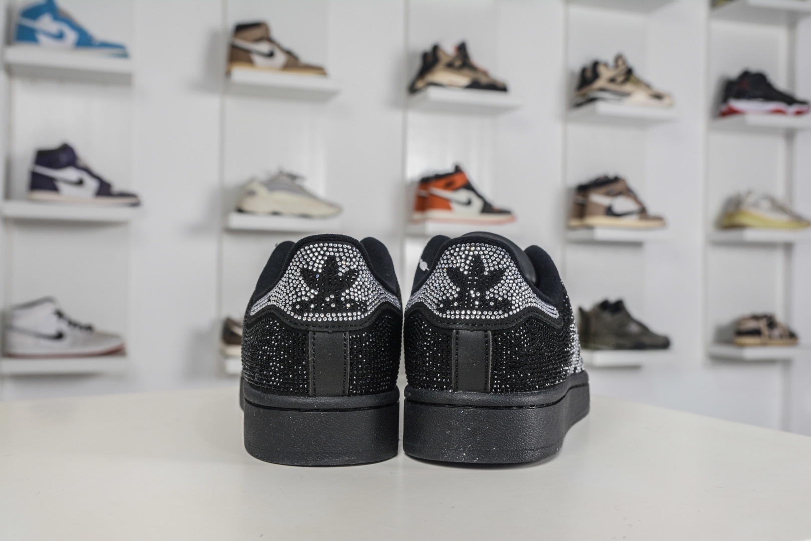 AD Originals Superstar 2 貝殼頭板鞋 
貨號：IH4200
尺碼：35⅓ 36 36⅔ 37⅓ 38 38⅔ 39⅓ 40