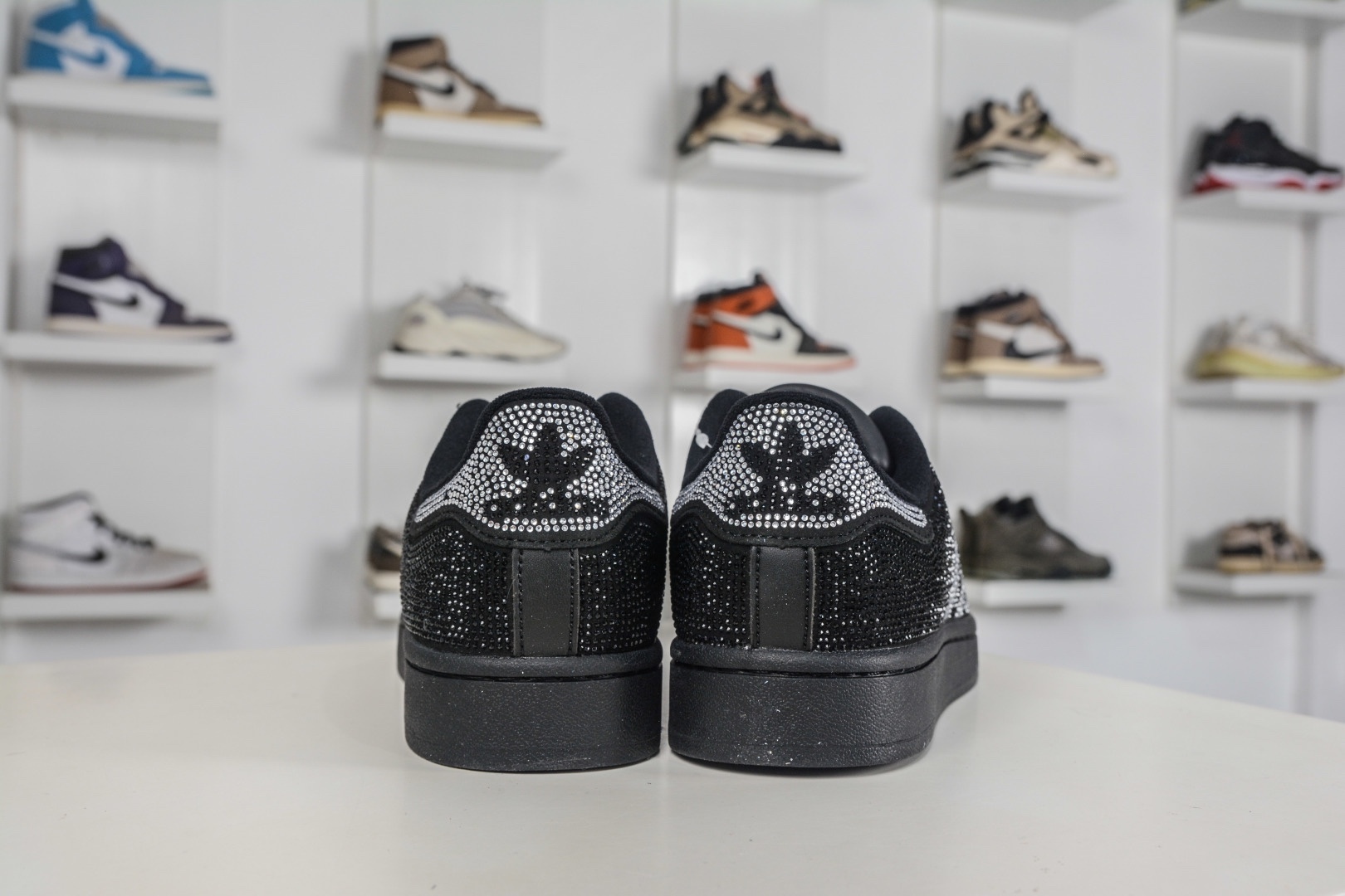 AD Originals Superstar 2 貝殼頭板鞋 
貨號：IH4200
尺碼：35⅓ 36 36⅔ 37⅓ 38 38⅔ 39⅓ 40