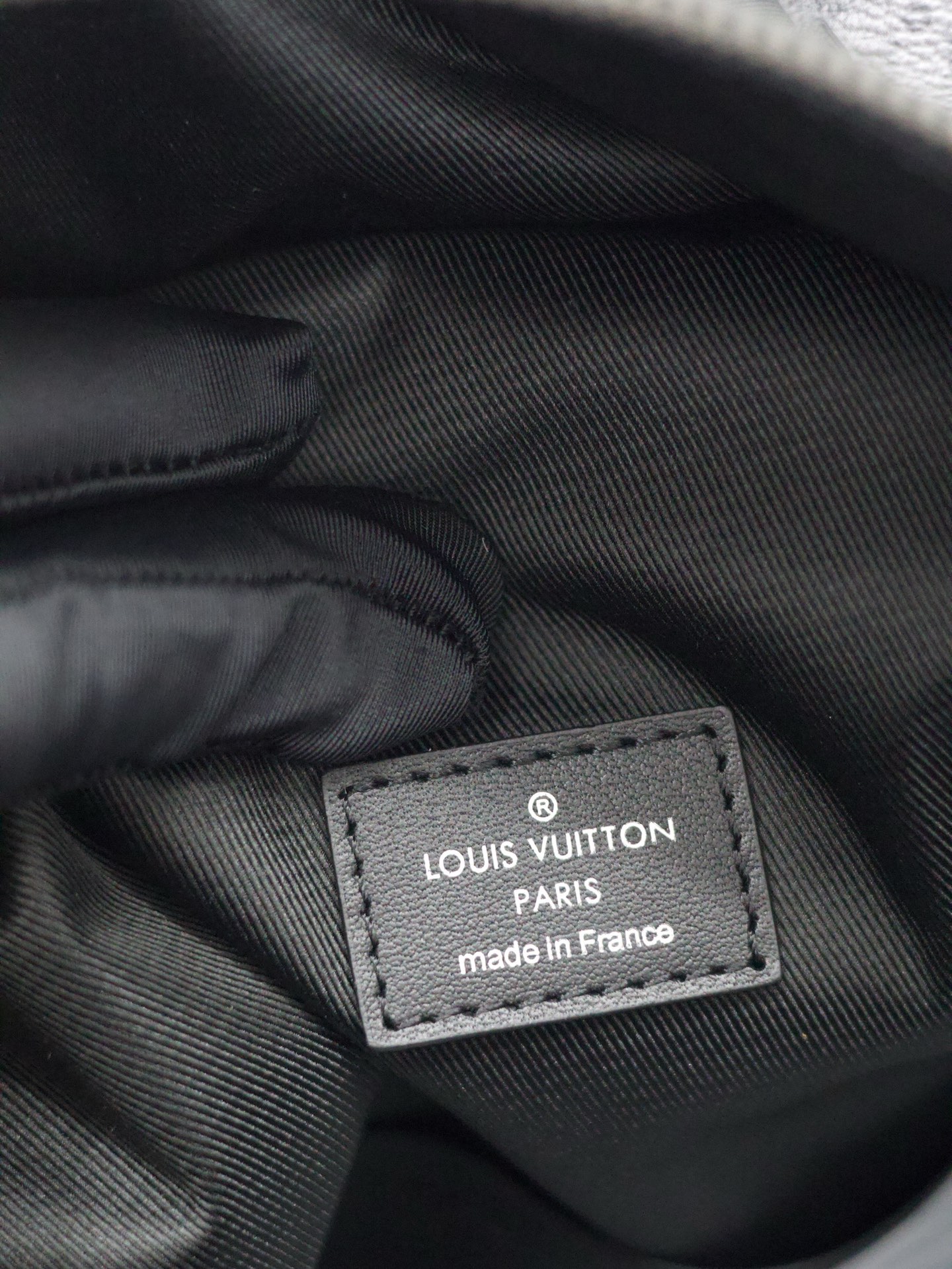 【 原單  163C01芯片版】
DISCOVERY 雙肩包
型號：M43186
材料：進口原廠面料 原廠皮
尺寸：30x40x20cm