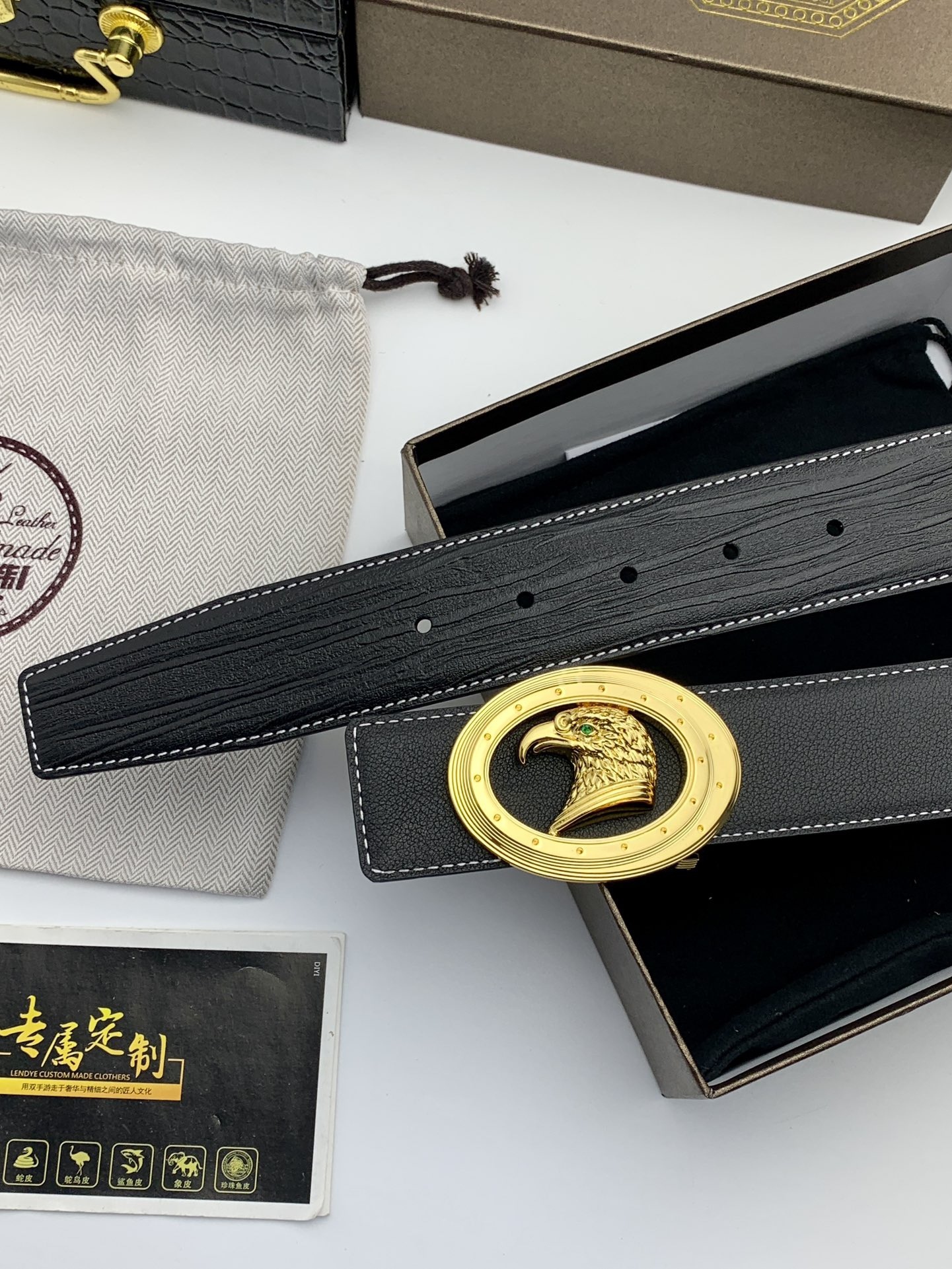 【史蒂芬】原版樹皮紋牛皮腰帶，搭配新款不鏽鋼鷹頭扣，寬度3.8cm，雙面可用，長度不可調節，尺碼（85-110）具有獨特吸引力！